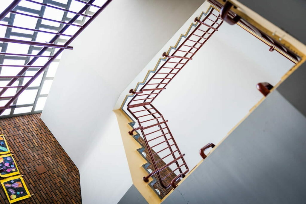 Blick von unten nach oben ins Treppenhaus